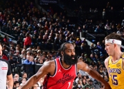 魔术绝杀时刻，湖人点燃赛场，哈登迎来胜利！