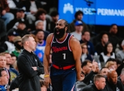 哈登在澳大利亚队比赛中反败为胜，险胜引发热议！全场沸腾不已(澳大利亚国旗)